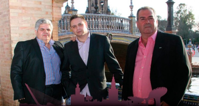 El grupo Bohemia en la Plaza de España